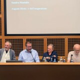 Convegno su Augusto Blotto, Città Studi - Biella, 5-6-2026 (da sinistra: Marco Conti, S.M., Emilio Jona e Giovanni Tesio) Convegno su Augusto Blotto, Città Studi - Biella, 5-6-2026 (da sinistra: Marco Conti, S.M., Emilio Jona e Giovanni Tesio)